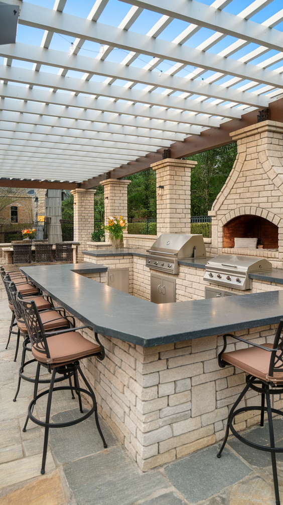 DIY Outdoor Bar Ideas for Backyards on a Budget Using Pallet, Wood, and Built-In BBQ Features